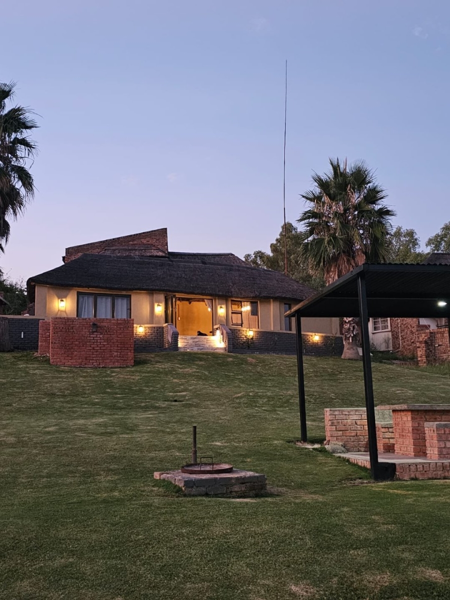 5 Bedroom Property for Sale in Bloemhof North West